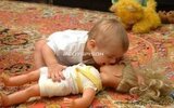 funny-kiss.jpg